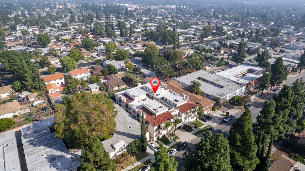 More Photos Of 17115 Chatsworth St, Granada Hills Apartments For Sale