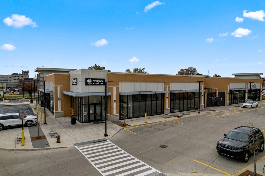 More Photos Of Woodward Ave, Royal Oak Unknown For Lease