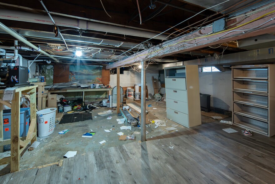 More Photos Of 1221 Altamont Ave, Schenectady Office For Sale