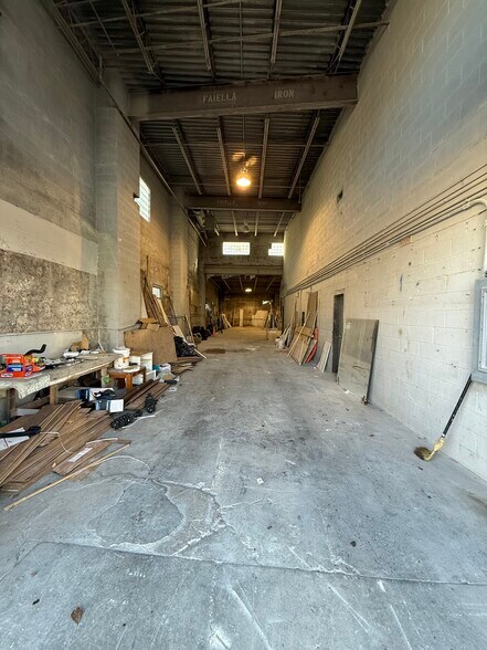 More Photos Of 1710 Bronxdale Ave, Bronx Showroom For Sale