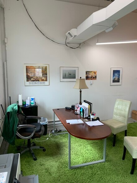 More Photos Of 53-101 Venturi Ave, Warwick Distribution For Lease