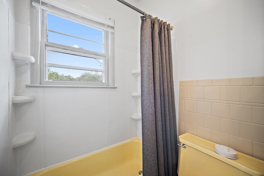 More Photos Of 1518 N Wahsatch Ave, Colorado Springs Apartments For Sale