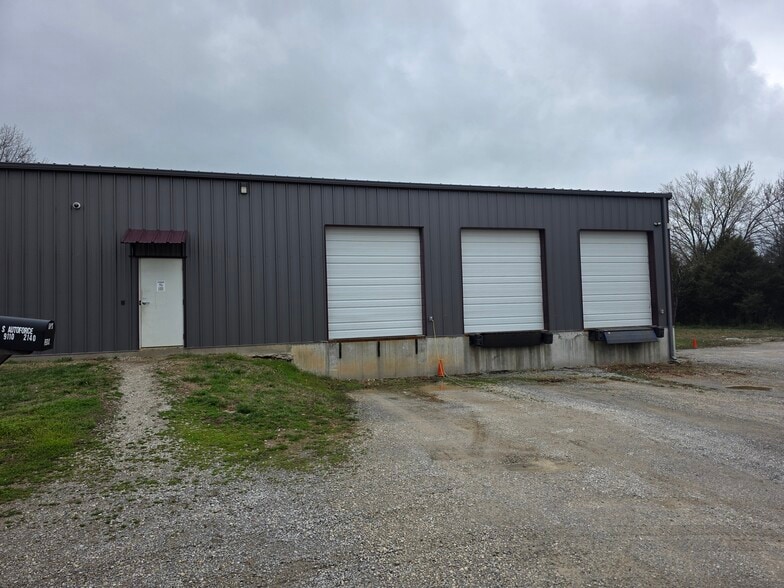 More Photos Of 9110 FR 2140, Cassville Self Storage For Sale