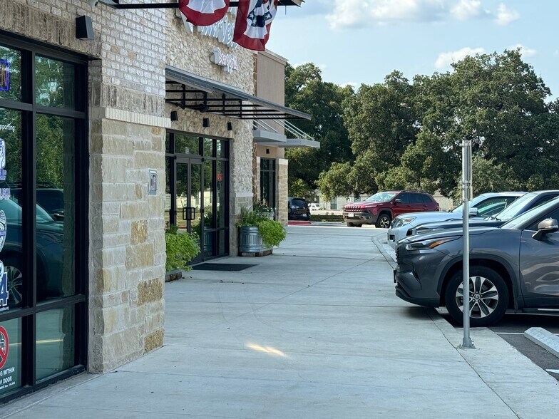 More Photos Of 2980 Joe Dimaggio Blvd, Round Rock Unknown For Lease