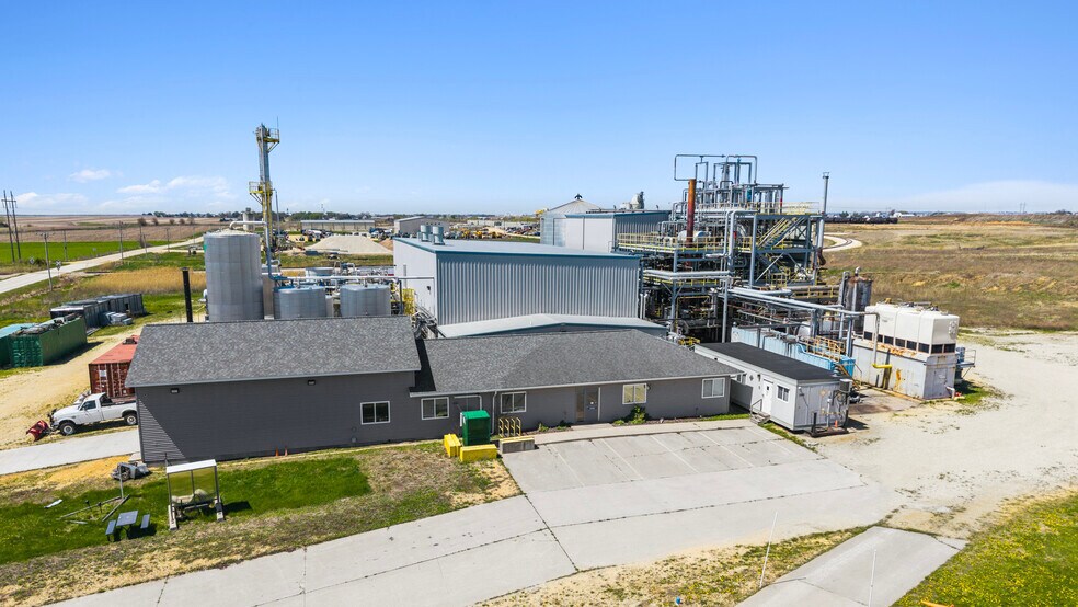More Photos Of 5640 44th Ave S, Clinton Industrial For Sale