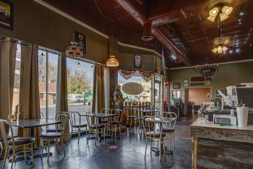 More Photos Of 308 E Don Tyler Ave, Dewey Storefront For Sale