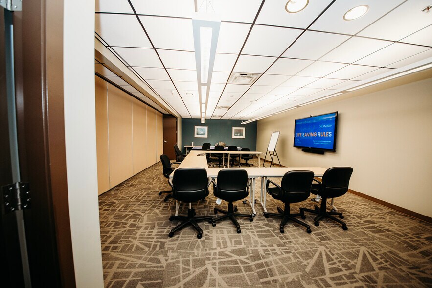 More Photos Of 37 Vic Turner Airport Rd, Dawson Creek Office For Sale