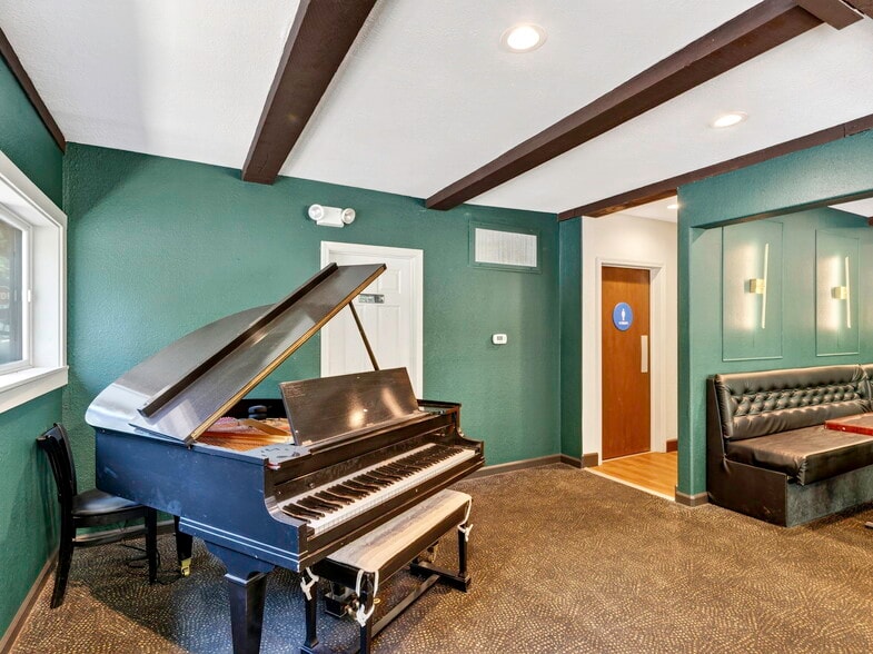 More Photos Of 16451 Golf rd, Cobb Golf Course Driving Range For Sale