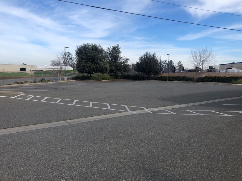 More Photos Of 7444 Reese Rd, Sacramento Truck Terminal For Sale
