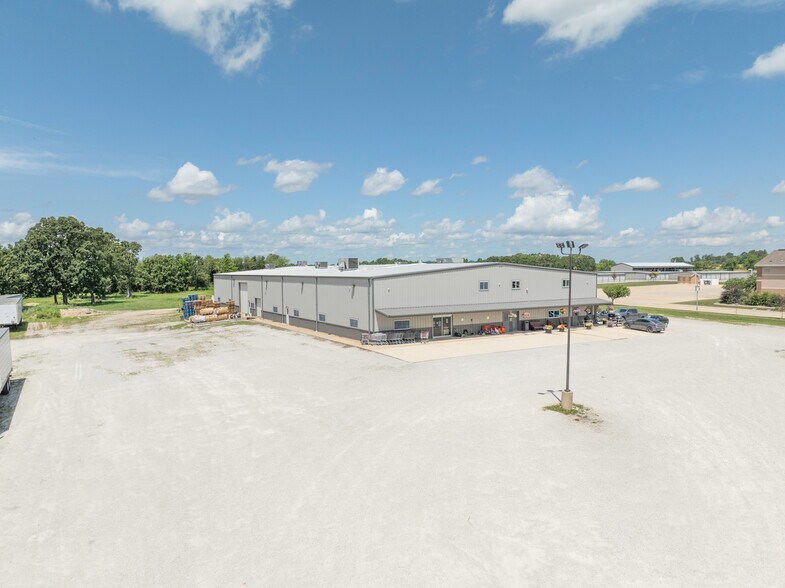 More Photos Of 3099 Highway 95, Mountain Grove Restaurant For Sale