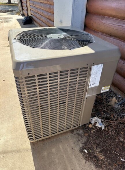 More Photos Of 2424 Williams Ave, Woodward General Retail For Sale