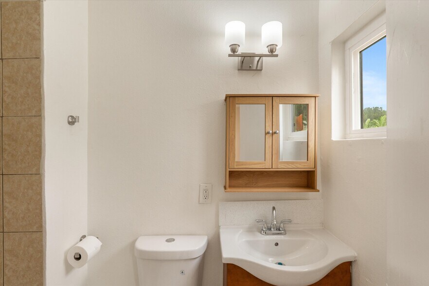 More Photos Of 3925 Barrett Rd, Los Angeles Apartments For Sale
