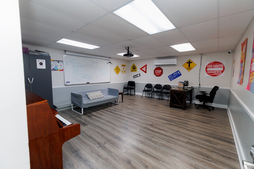 More Photos Of 2016 Anniston Rd, Jacksonville Religious Facility For Sale