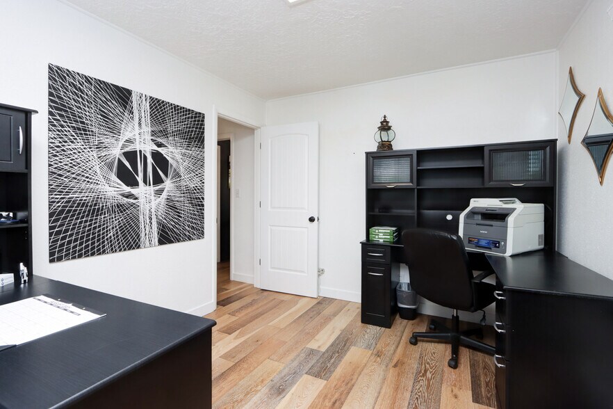 More Photos Of 208 S Curtis Rd, Boise Office For Sale