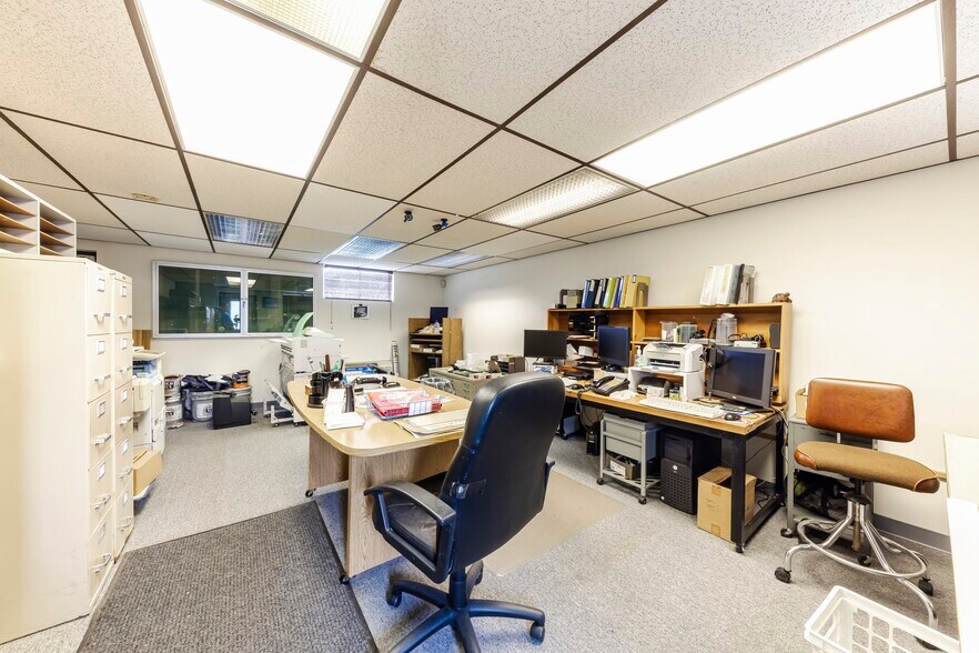 More Photos Of 2 Superior Way, Deptford Warehouse For Sale