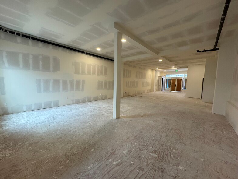 More Photos Of 1310 18th St, San Francisco Storefront Retail Residential For Lease