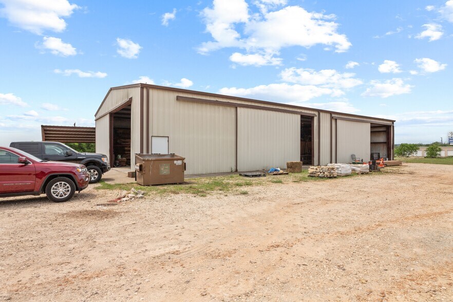 More Photos Of 2684 W US Highway 290, Fredericksburg Warehouse For Sale