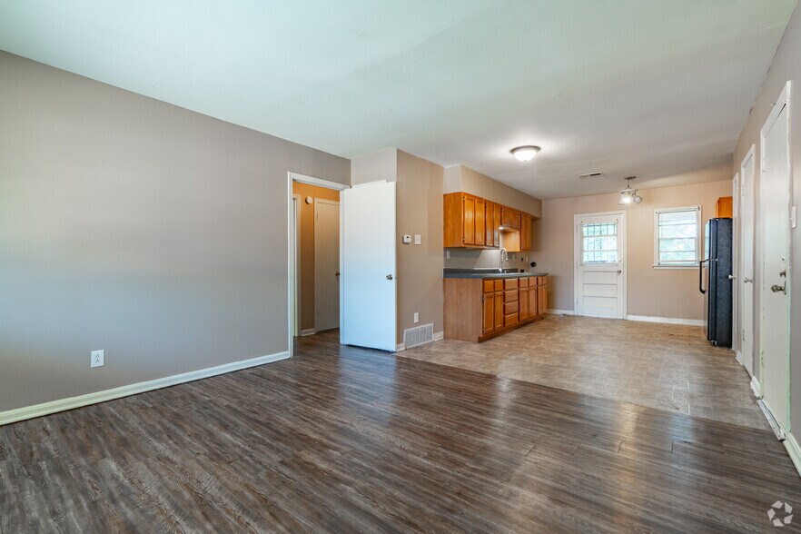 More Photos Of 4015 Summer Ave, Memphis Apartments For Sale