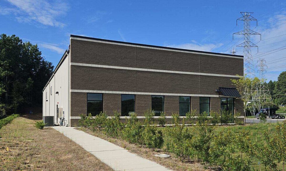 More Photos Of 4600 Trademark Dr, Raleigh Warehouse For Lease