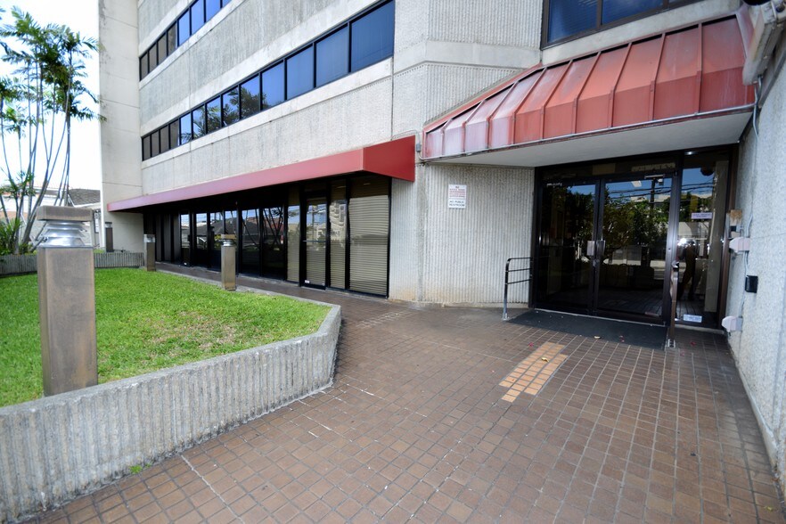 More Photos Of 1712 Liliha St, Honolulu Medical For Lease