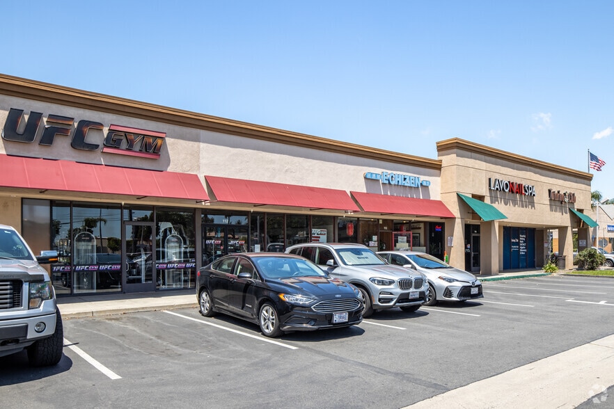 More Photos Of 9111 Valley View St, Cypress General Retail For Sale