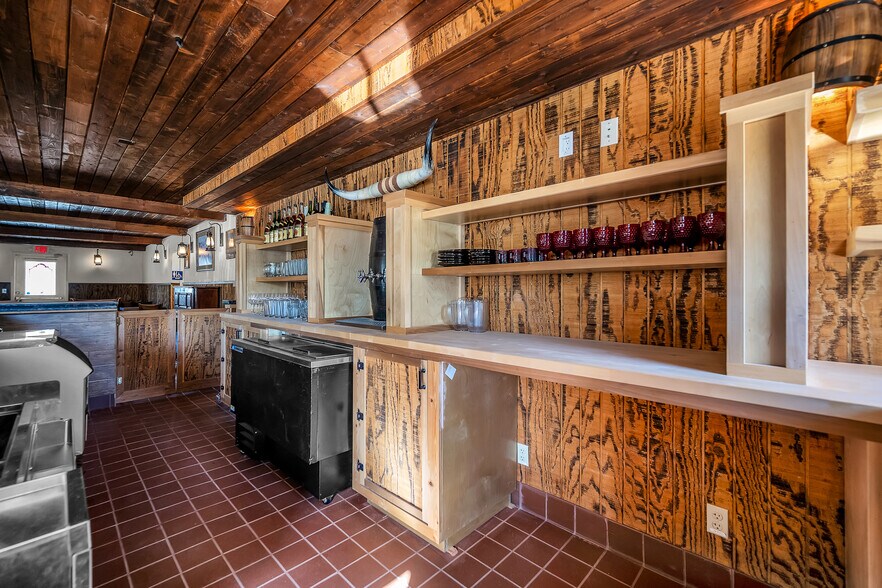 More Photos Of 658 Lebec Rd, Lebec Restaurant For Sale