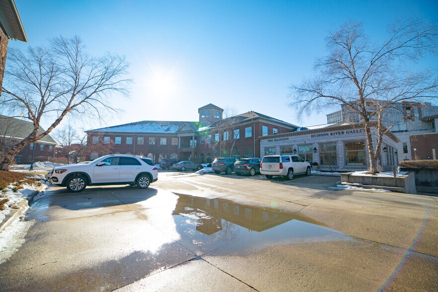 More Photos Of 501 12th Ave, Coralville Office For Sale