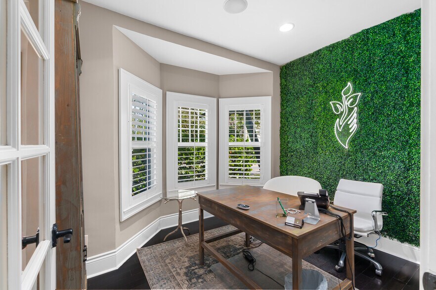More Photos Of 354 NE 1st Ave, Delray Beach Office For Sale