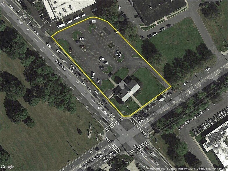 More Photos Of 260 E Pulaski Rd, Greenlawn Medical For Lease