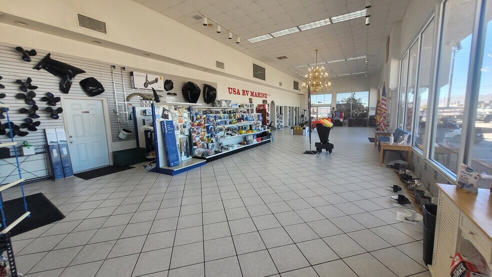 More Photos Of 951 Lake Havasu Ave N, Lake Havasu City Showroom For Lease