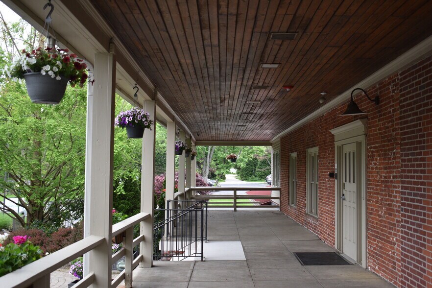 More Photos Of 36 E Streetsboro St, Hudson Storefront Retail Office For Sale