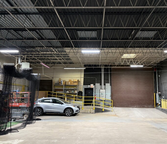 More Photos Of 222 Lake St, Oak Park Flex For Lease