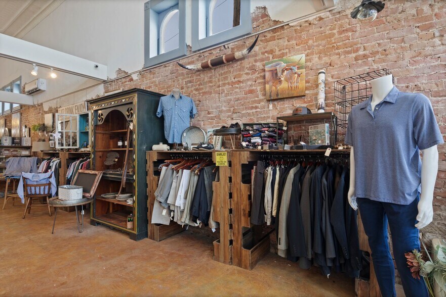 More Photos Of 219 N Main St, Winnsboro Storefront For Sale