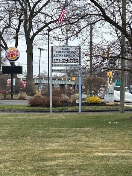 More Photos Of 157 Washington Ave, North Haven Auto Repair For Sale