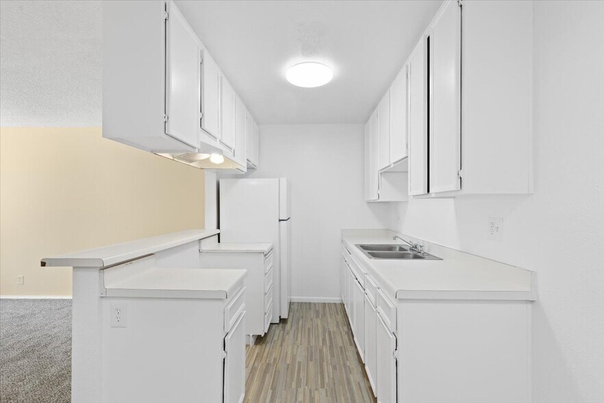 More Photos Of 4250 Beyer Blvd, San Ysidro Apartments For Sale