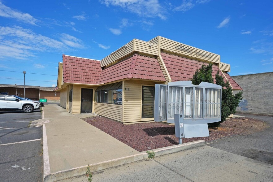More Photos Of 318 S Wapato Ave, Wapato General Retail For Sale