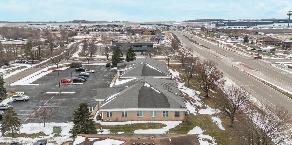 More Photos Of W6180 Aerotech Dr, Appleton Office For Sale