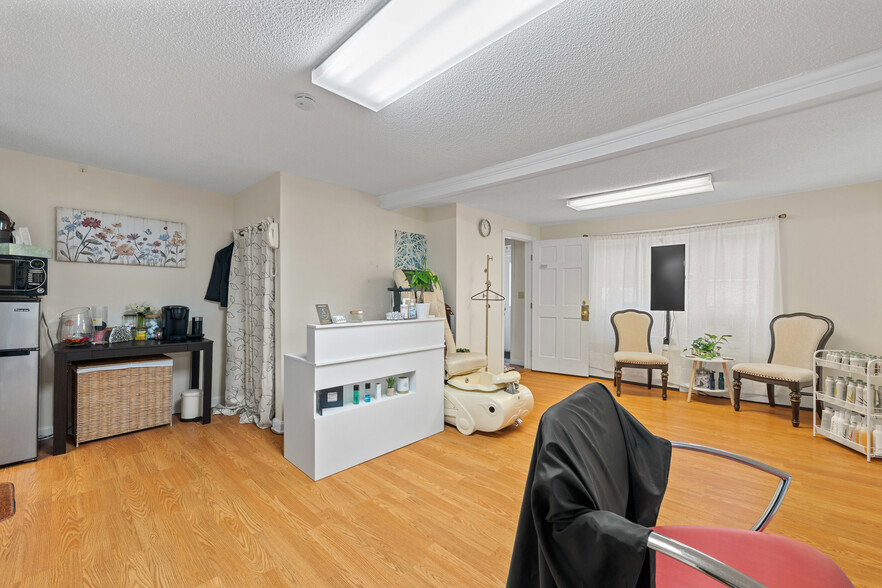 More Photos Of 287 W Boylston St, West Boylston Office For Sale