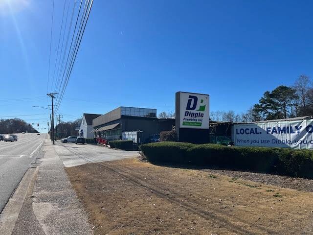 More Photos Of 211 N Pleasantburg Dr, Greenville Light Manufacturing For Lease