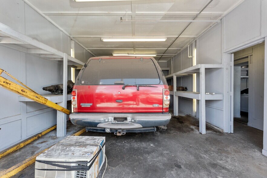 More Photos Of 1814 S Parsons Ave, Seffner Auto Dealership For Sale