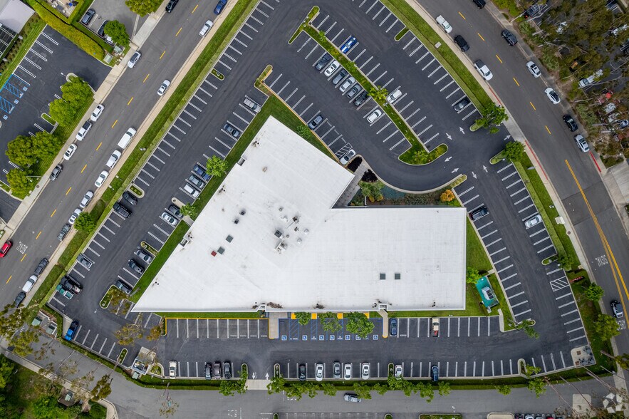 More Photos Of 15707 Rockfield Blvd, Irvine Office For Lease