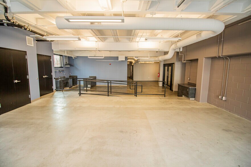 More Photos Of 615 Ferry St, Lafayette Office For Lease