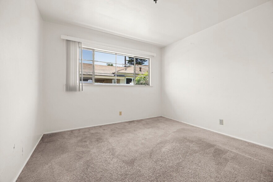 More Photos Of 11 N Dunning St, Ventura Apartments For Sale