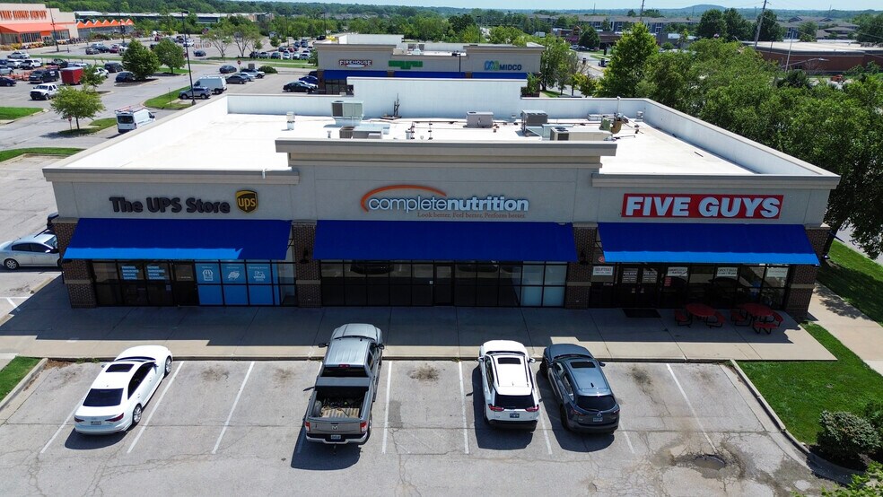 Primary Photo Of 1910-2040 W 31st St, Lawrence Unknown For Lease