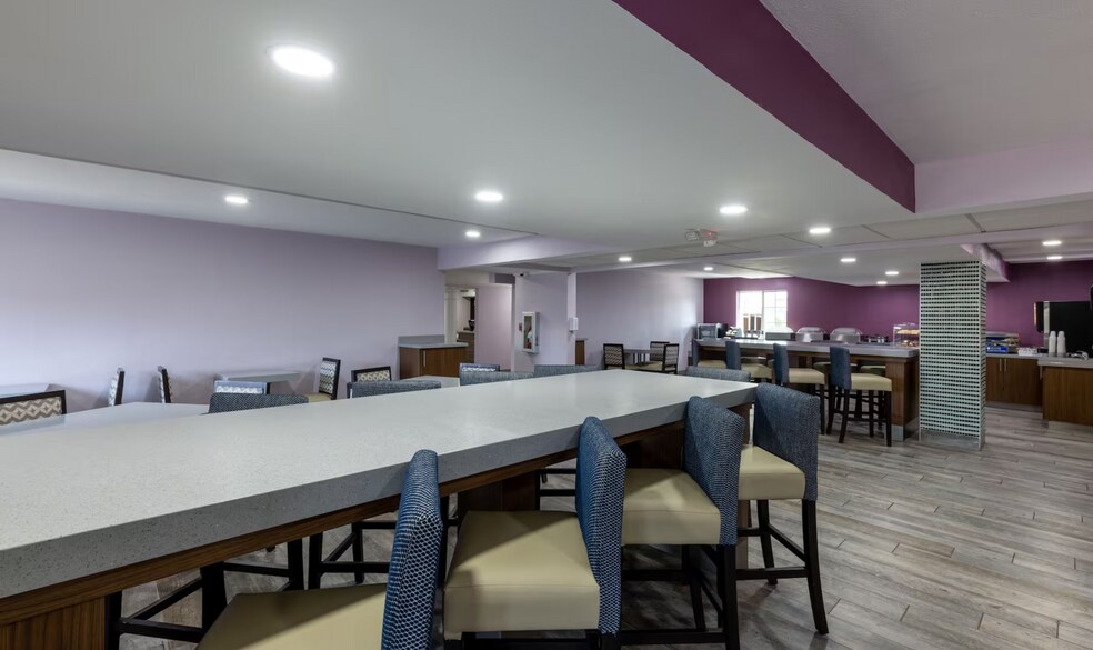 More Photos Of 9461 Lenexa Dr, Lenexa Hotel For Sale