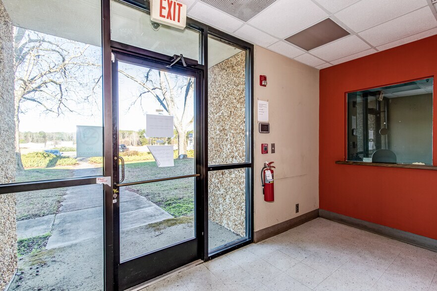 More Photos Of 14 Pine House Rd, Trenton Warehouse For Sale