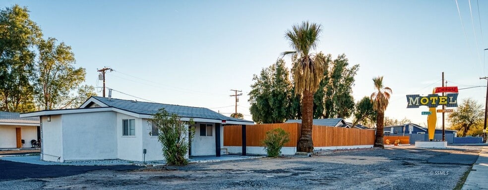 More Photos Of 331 W Church Ave, Ridgecrest Hotel For Sale