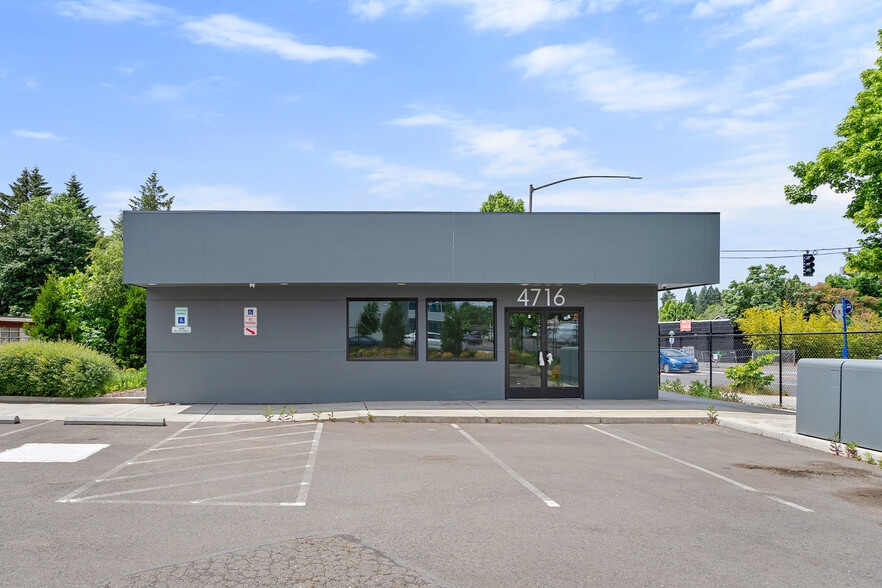 More Photos Of 4716 SE Powell Blvd, Portland Storefront Retail Office For Lease