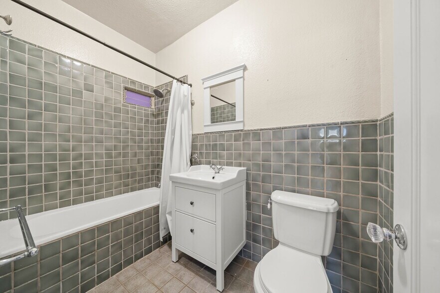 More Photos Of 219 Redondo Ave, Long Beach Apartments For Sale
