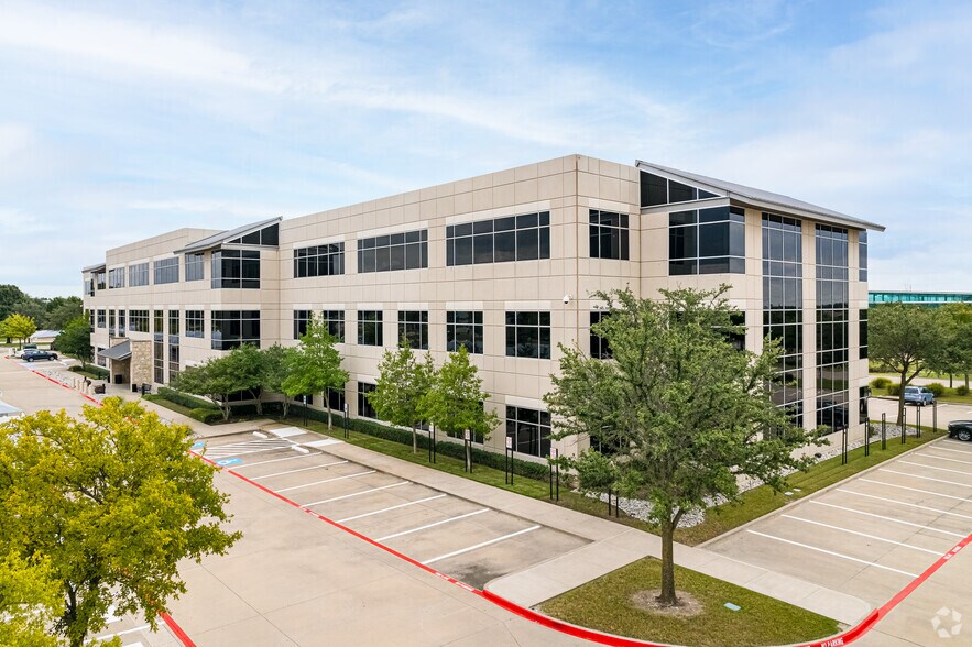 More Photos Of 5601 Democracy Dr, Plano Office For Lease